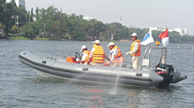 eq-offshore - rigid-inflatable-boat-with-fixed-dispersant-sprayer.jpg